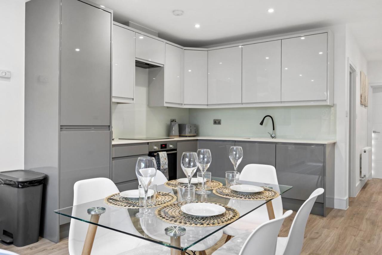Star London Vivian Avenue 2-Bed Retreat With Garden Apartment The Hyde Exterior photo